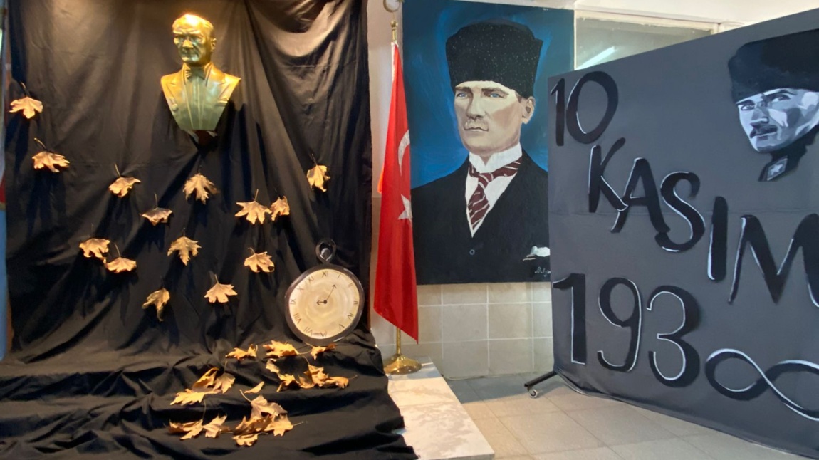 10 Kasım Ulu Önder Mustafa Kemal Atatürk'ü Anma Töreni